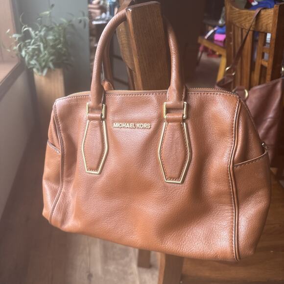 Michael Kors Handbag Women's Brown Grain Leather Zipper Pockets Double Handle - Picture 1 of 14